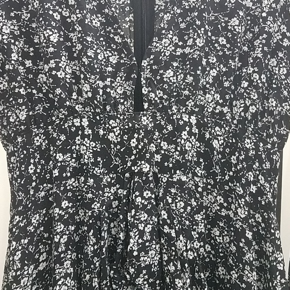 Poppy Long Sleeves Floral Dress - Picture 5 of 8